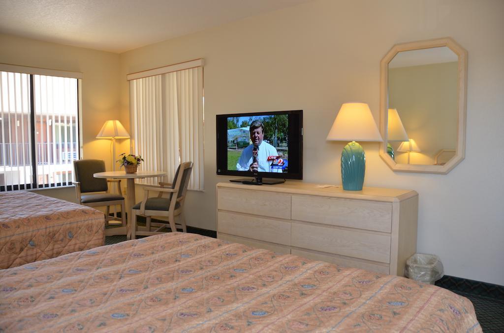 Cypress Cove Nudist Resort Poinciana Δωμάτιο φωτογραφία