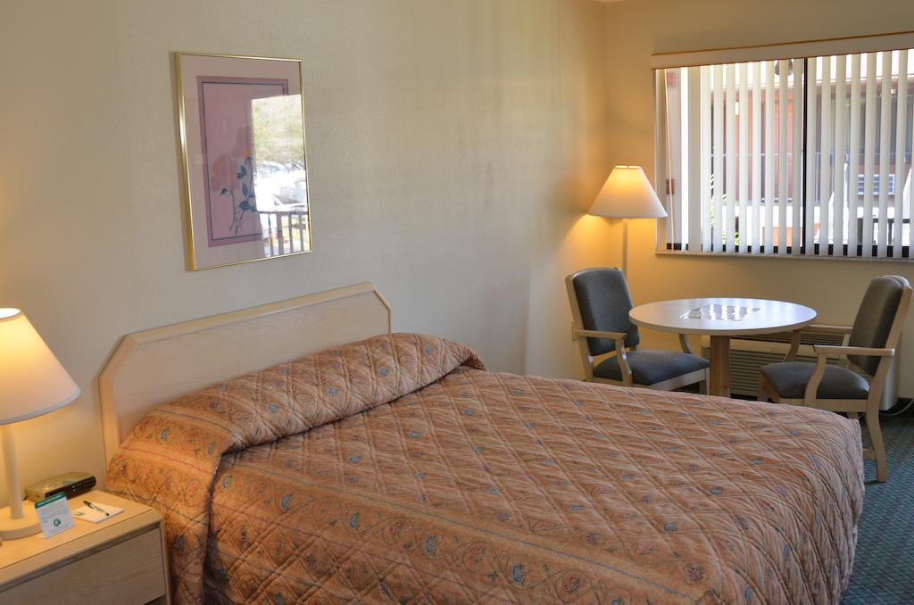 Cypress Cove Nudist Resort Poinciana Δωμάτιο φωτογραφία