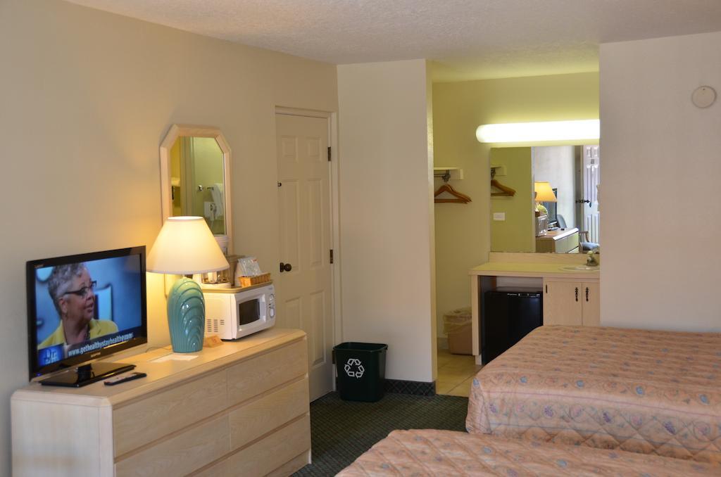 Cypress Cove Nudist Resort Poinciana Δωμάτιο φωτογραφία