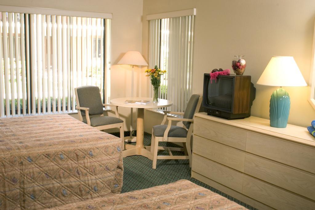 Cypress Cove Nudist Resort Poinciana Εξωτερικό φωτογραφία